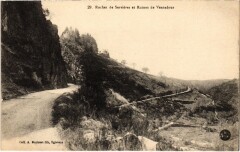 Rocher de Servieres et Ruines de Ventadour -
													19 Corrèze
												