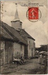 En Morvan - Vieille Eglise couverte en chaume
