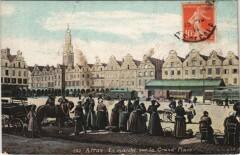 Arras-Le marché sur la Grand'Place à Arras