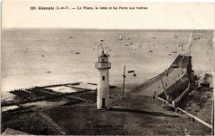Cancale Le Phare, la Jetee et les Parcs France à Cancale
