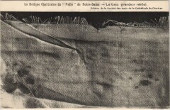 La Relique Chartraine du Voile de Notre-Dame - Le tissu (grandeur -
													28 Eure et Loir
												