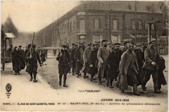 Guerre 1914-1918 - Saint-Pol (P.-de-C.) - Arrivée de prisonniers.