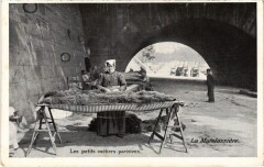 Carte postale ancienne Paris Petits Metiers La Matelassiere
                                                                     à Paris
                                