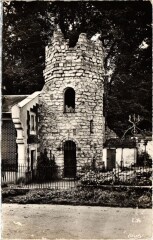 Ozuir-la-Ferriere Chateau de la Doutre - La Tour