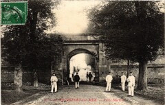 Rochefort-sur-Mer - Porte Martrou à Rochefort