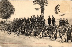 Militaire - A l'exercice - Le repos