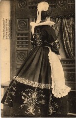 Jeune Fille - Type - Folklore