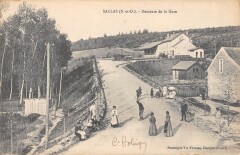 Saclas Descente De La Gare à Saclas