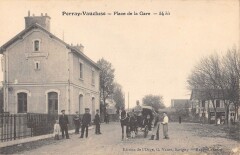 Perray Vaucluse Place De La Gare
