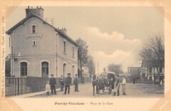 Perray Vaucluse Place De La Gare