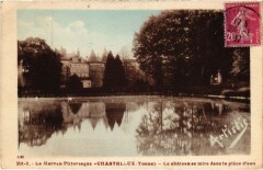 Chastellux - Le Chateau se mire dans la plece d'eau