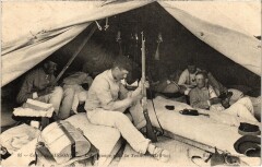 Militaire Camp de Sissonne - L'Astiquage sous la Tente à Sissonne