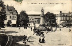 Troyes - Le Monument des Enfants de l'Aube et la Gare à Troyes