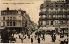 Troyes - Rues de la République et de l'Hotel de Ville à Troyes