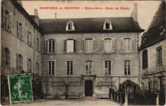 Hotel-Dieu de Baune - Cour du Musée