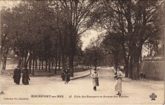 Rochefort-sur-Mer - Coin des Remparts et Avenue des Bassins -
																					17300 Rochefort
																			