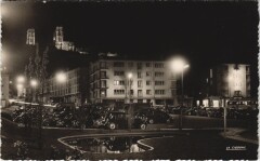 Laon- Place de la gare et cathedrale la nuit France