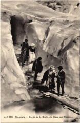 Chamonix - Sortie de la Grotte de Glace aux Bossons