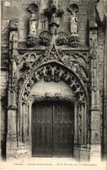 Provins Eglise Saint-Croix Petit Portail à Provins