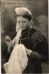 Pont l'Abbe- Une Brodeuse de Coiffes France