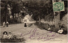 Champlatreux - La route de Paris