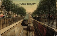 Descente du Métro - Boulevard Rochechouart à Paris 18e
