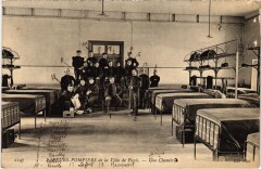Paris Petits Metiers Sapeurs-Pompiers Firefighters une chambree