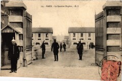 Carte postale ancienne Le Quartier Dupleix
                                                                     à Paris 15e
                                