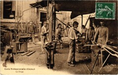 Carte postale ancienne Ecole Professionnelle d'Auteuil - La forge
                                                                     à Paris 16e
                                