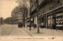 Carte postale ancienne Avenue Gambetta - A la Petite Jeannette
                                                                     à Paris 20e
                                
