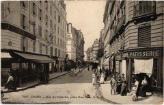 Rue de Grenelle, prise rue Cler à Paris 7e
