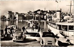Cannes - Le Port et le Suquet à Cannes