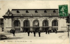 Troyes - La Gare - vue de face à Troyes