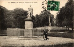 Rennes Statue de Duguesclin au Thabor France à Rennes