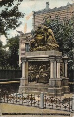 Berck Plage-Le monument aux docteurs Perrochaud à Berck