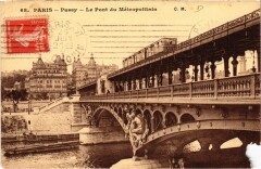 Carte postale ancienne Passy - Le Pont du Métropolitain
                                                                     à Paris 15e
                                