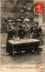 Paris Les femmes cocher a la sante Transport