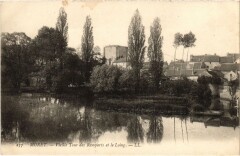 Moret-sur-Loing Vieille Tour des Remparts et le Loing