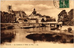 Meaux La Cathedrale et l'Hotel de Ville -
																					77100 Meaux
																			