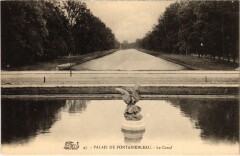 Fontainebleau Palais - Le Canal à Fontainebleau