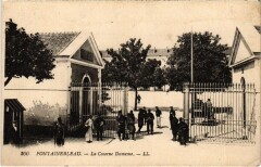 Fontainebleau La Caserne Damesne -
																					77300 Fontainebleau
																			