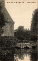 Chateau de Sainte-Mesme - Le Pont d'Entree