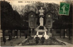 Noisiel La Statue de Mr E.-J. Menier à Noisiel