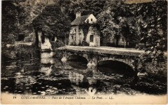 Coulommiers Parc de l'Ancien Chateau le Pont à Coulommiers