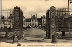 Fontainebleau Palais - Grille d'Honneur à Fontainebleau