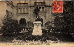 Neuilly Statue de Parmentier