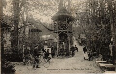 Robinson Interieur de l'Arbre des Roches -
													92 Hauts de Seine
												