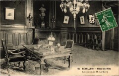 Levallois Perret Hotel de Ville Le Cabinet de M. Le Maire -
																					92300 Levallois-Perret
																			