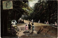 Carte postale ancienne Bois de Boulogne - Sous les ombrages
                                                                     à Paris 16e
                                