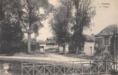 Courson Le Village